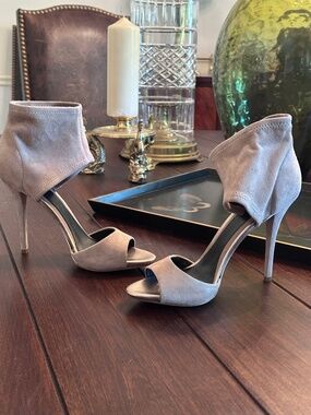 Women’s shoes - suede Heels